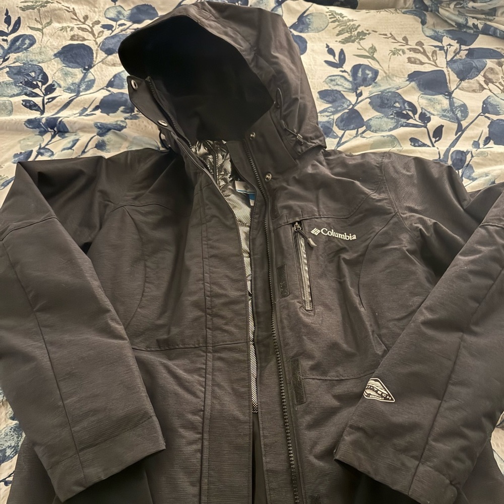 COLUMBIA SKI JACKET. Dark grey insulated! PERFECT CONDITION. XS